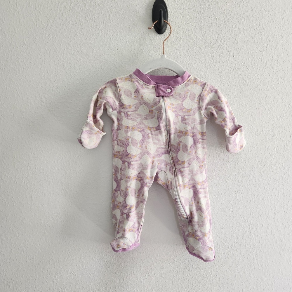 Burts Bees Baby Newborn Organic Cotton Purple Goose Print Footed Sleeper Zip Up‎
